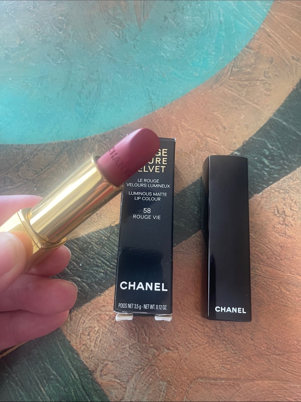 CHANEL Rouge Allure Velvet Luminous Matte Lipstick — 58 Rouge Vie . New